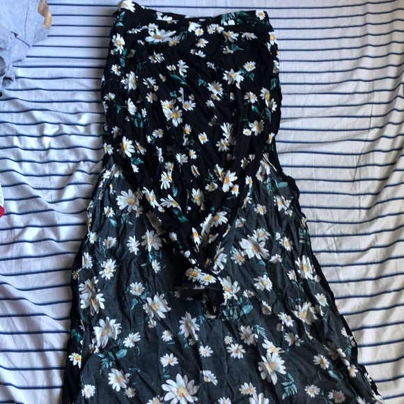 BOGO Daisy floral print maxi skirt w/ 2 side slits - Picture 1 of 5